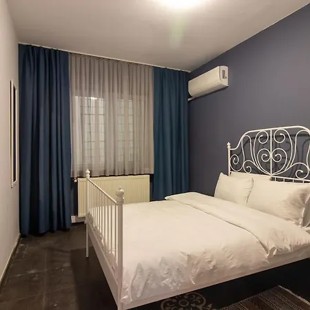 Eclectic 1br With Charm In The Heart Of Cihangir * اسطنبول