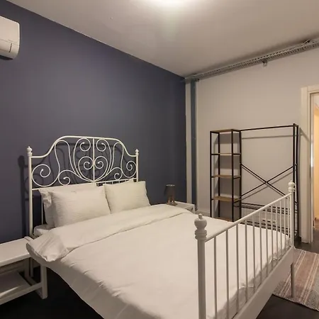شقة Eclectic 1br With Charm In The Heart Of Cihangir *