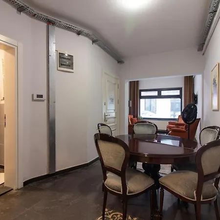 Apartamento Eclectic 1br With Charm In The Heart Of Cihangir