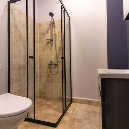 Eclectic 1br With Charm In The Heart Of Cihangir * Istambul