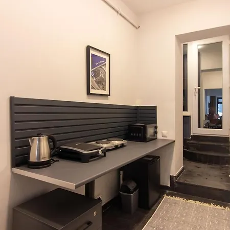 Eclectic 1br With Charm In The Heart Of Cihangir Apartamento *